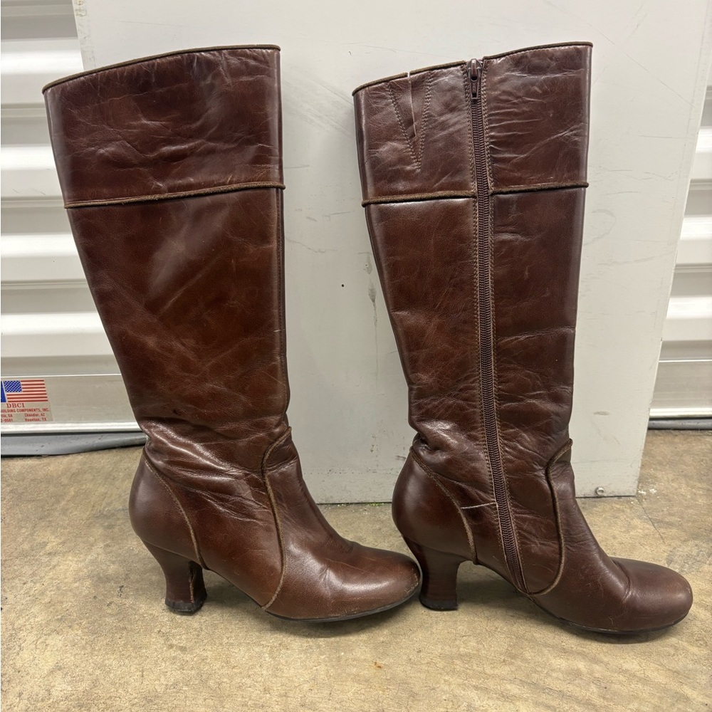 Y2K vintage brown knee high heeled leather boots, 6, Bratz, Festival style VTG